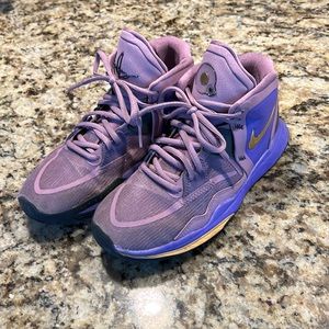 Nike Kyrie Infinity basketball sneakers, purple. Gently used. Size 5.5Y